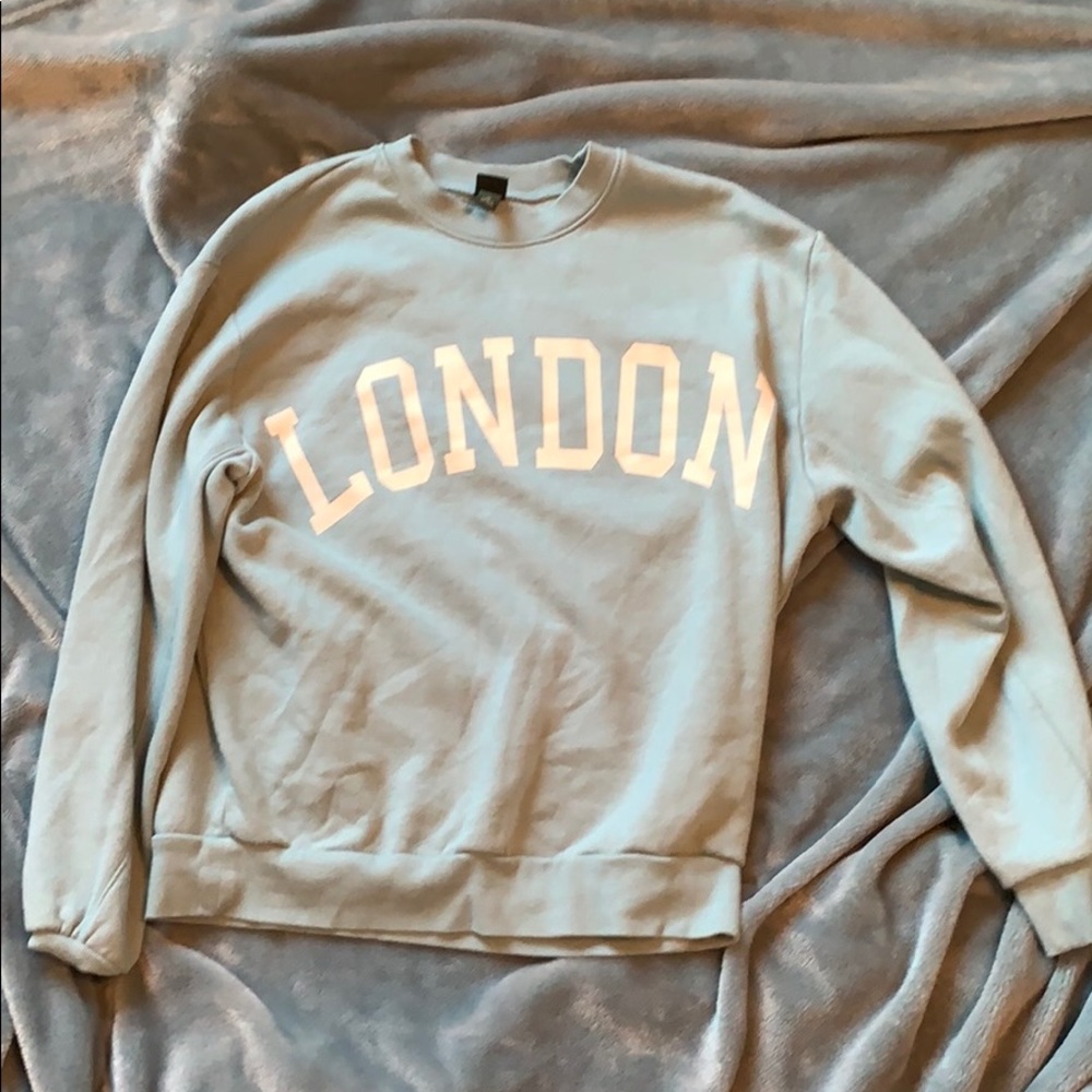 Pullover sweater